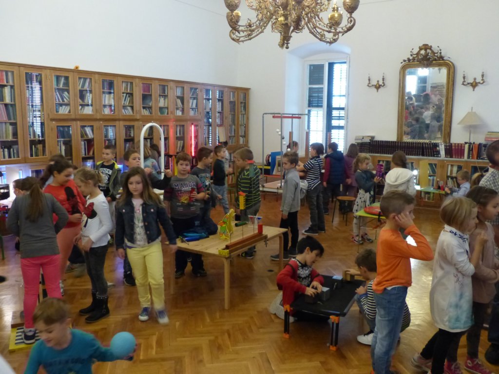 saloaodzrcalauknjnicidanasjepunauenika.jpg